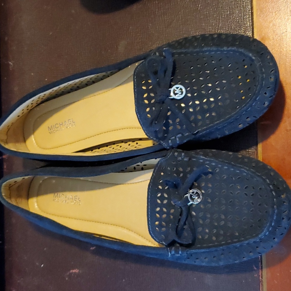 Like New Micheal Kors Loafers - Navy Blue💙💙 Size 10M
